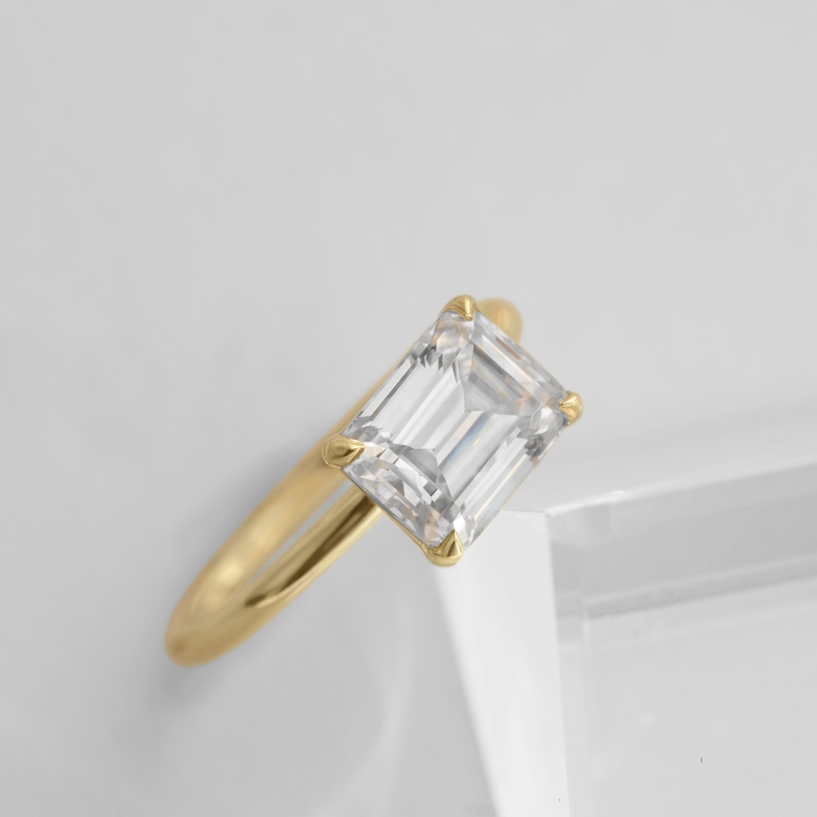 The difference between HPHT treated natural & lab-grown diamonds.