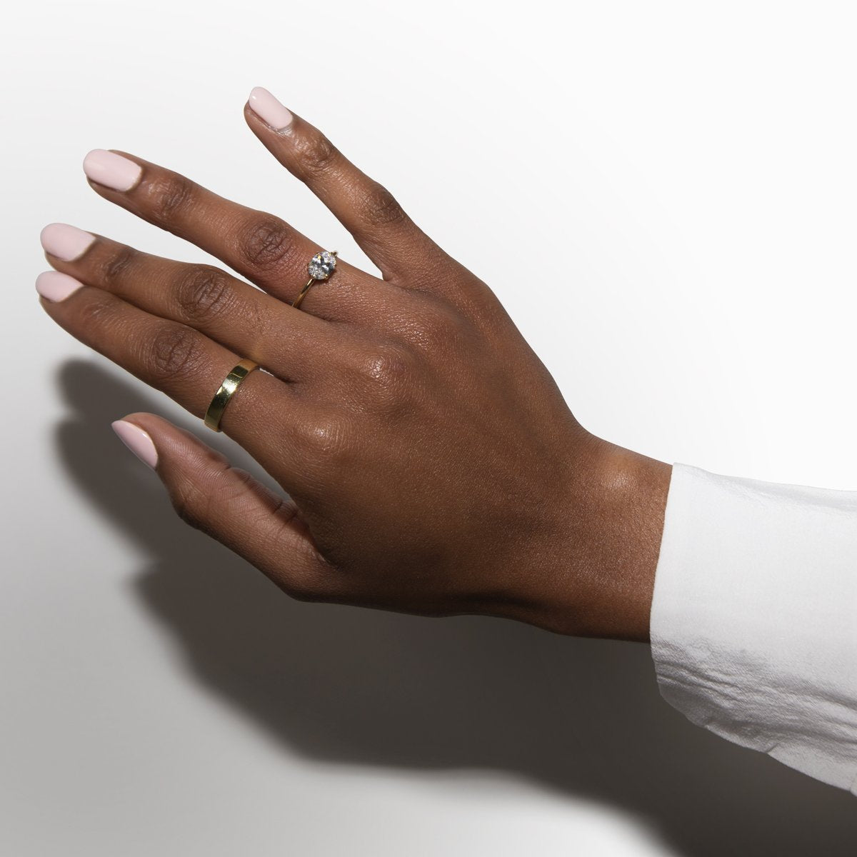 #color_18K Yellow Gold Oona Oval East West Hidden Halo Engagement Ring