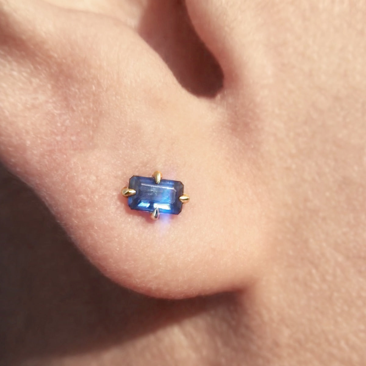 Faraday in Blue Sapphire