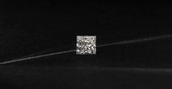 How the shape of a diamond visually affects diamond color
