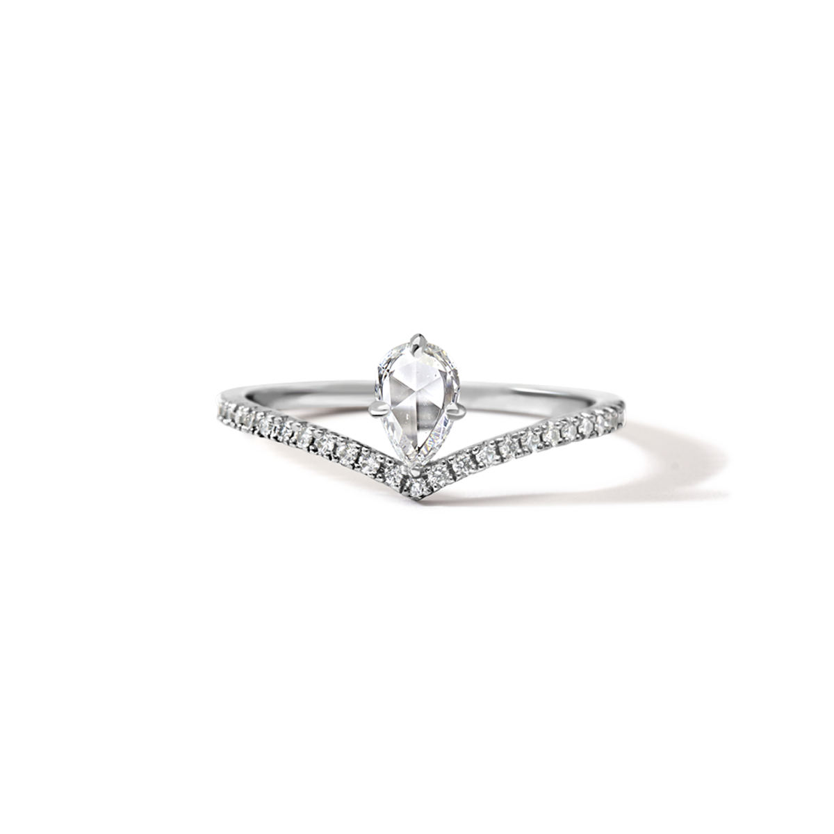 18K white gold Rosecut Pear Shape Diamond