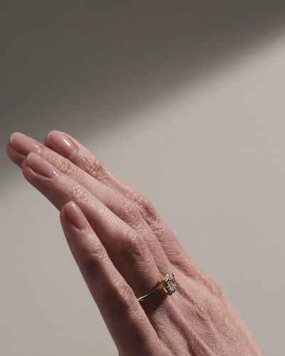 shape_princess round halo diamond engagement ring