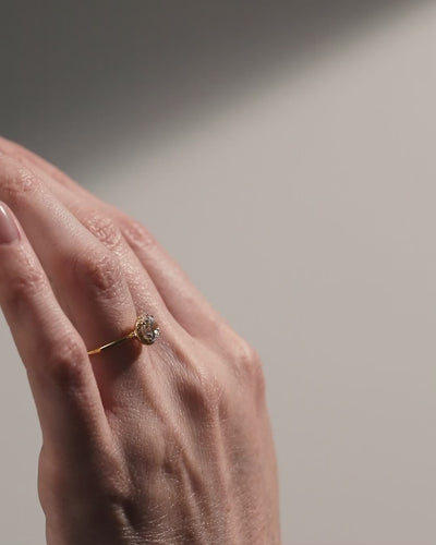 shape_round round halo diamond engagement ring 