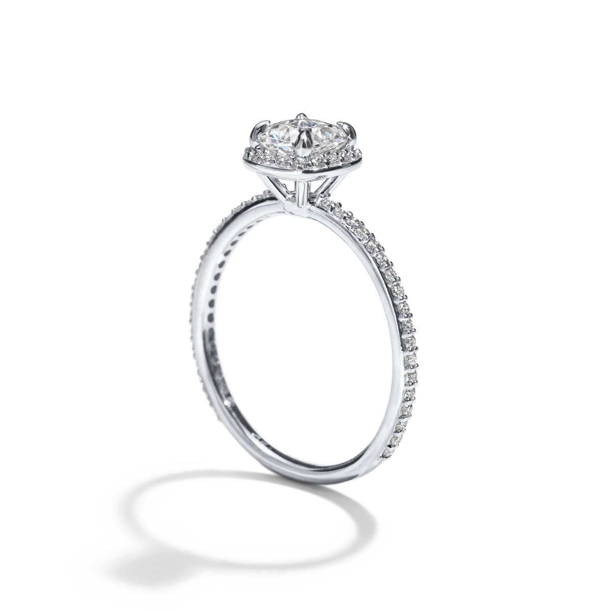 #color_18K White Gold #color_Platinum Cushion 