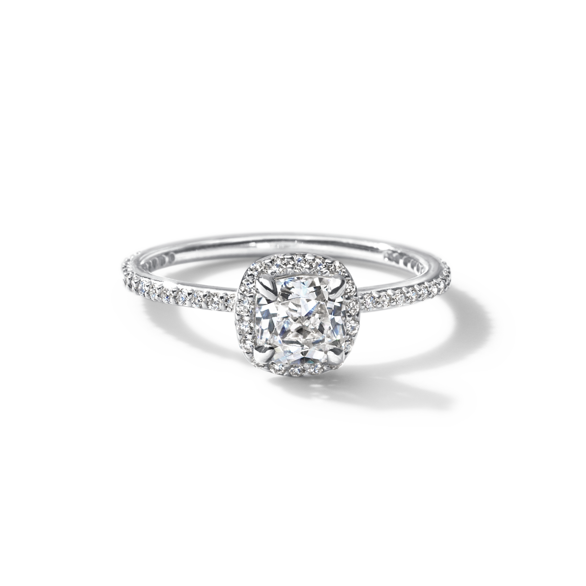 #color_18K White Gold #color_Platinum Cushion 