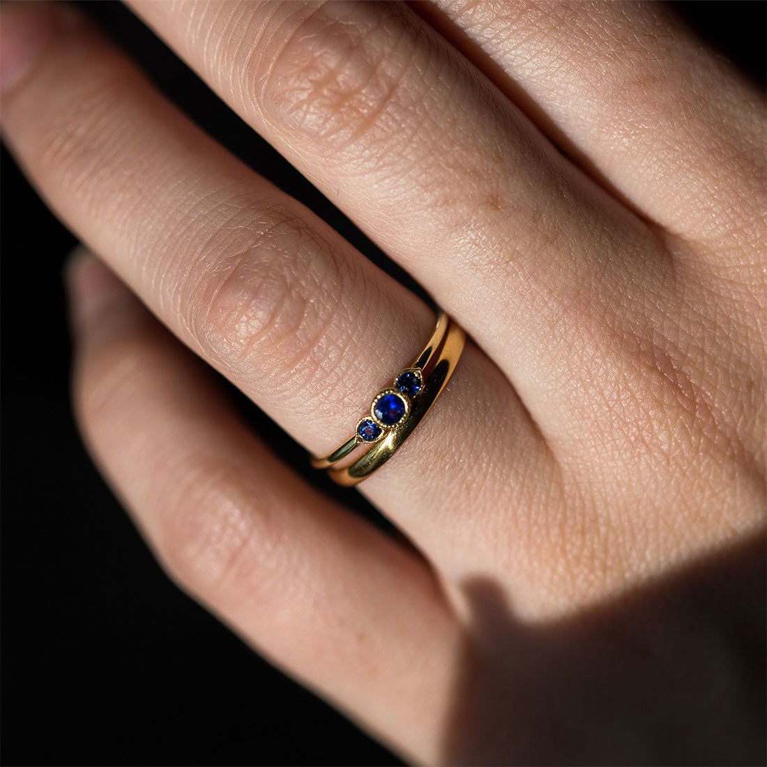  blue sapphire gold ring